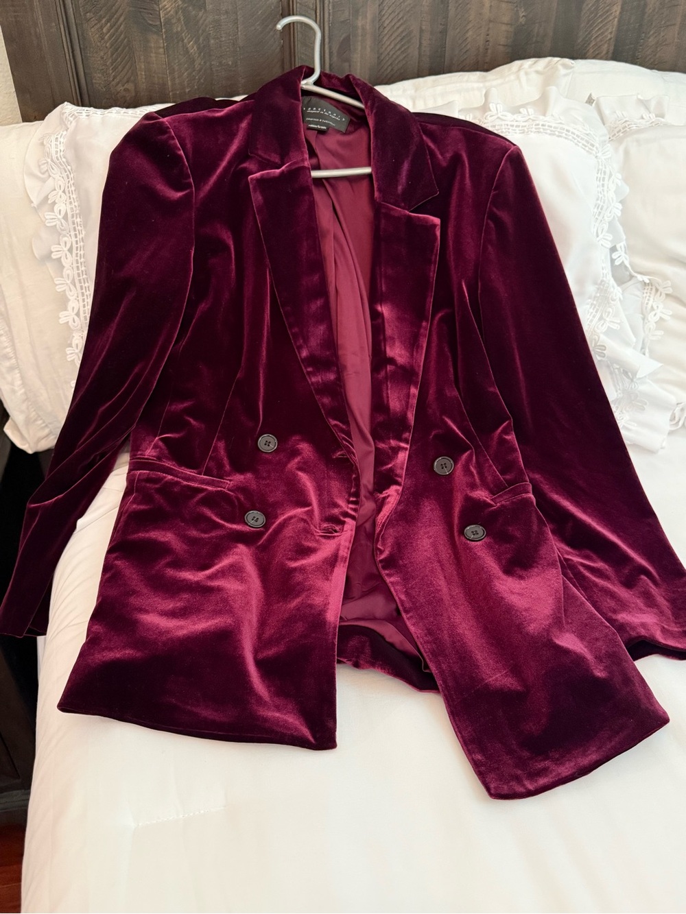 Sanctuary Velvet Double-Breasted Blazer - Deep Burgundy